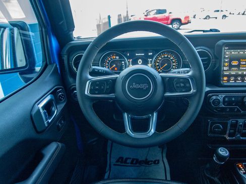 Used 2023 Jeep Gladiator Overland image 20