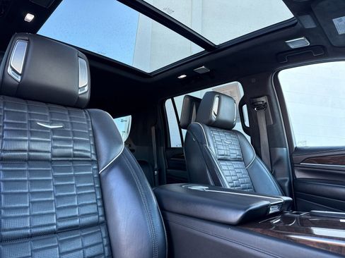 Used 2022 Cadillac Escalade ESV Sport Platinum image 20