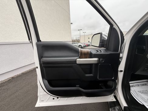 Used 2019 Ford F150 Lariat image 24