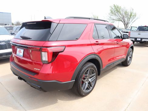 New 2026 Ford Explorer ST-Line w/ ST-Line Street Pack AWD/4WD image 22