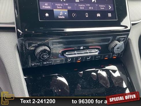 New 2024 Jeep Grand Cherokee Laredo w/ Trailer Tow Package AWD/4WD image 11