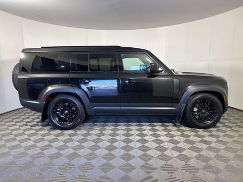 Used 2023 Land Rover Defender 130 S image 9