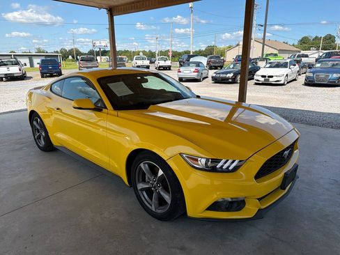 Used 2015 Ford Mustang Premium RWD image 8