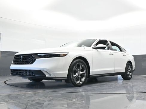 Used 2023 Honda Accord EX image 56