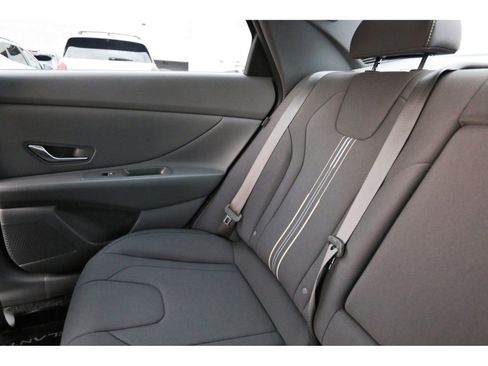 Certified 2025 Hyundai Elantra SEL image 11