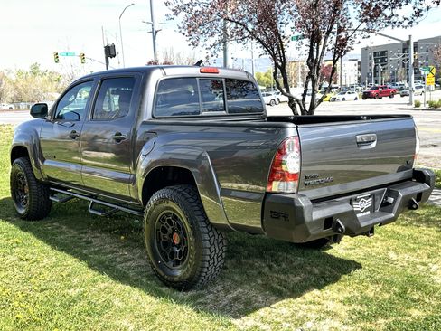 Used 2015 Toyota Tacoma 4x4 Double Cab w/ TRD Off-Road Package image 9