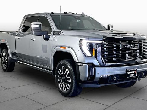 Certified 2024 GMC Sierra 2500 Denali Ultimate AWD/4WD image 3