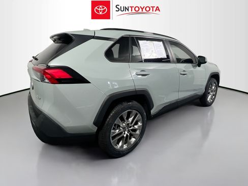 Used 2019 Toyota RAV4 XLE Premium w/ Cold Weather Package FWD image 4