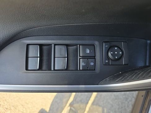 Used 2022 Toyota RAV4 Limited image 28