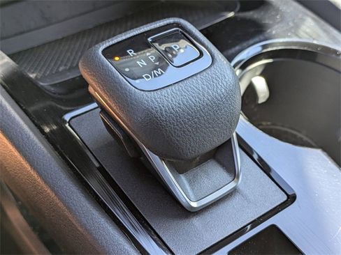 Used 2023 Nissan Rogue S image 22