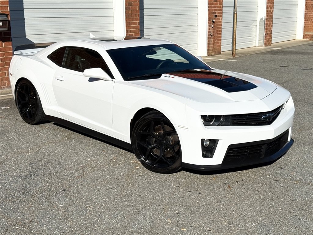 Used 2015 Chevrolet Camaro ZL1 RWD image 22