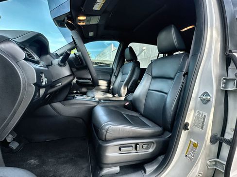 Used 2023 Honda Passport EX-L image 11