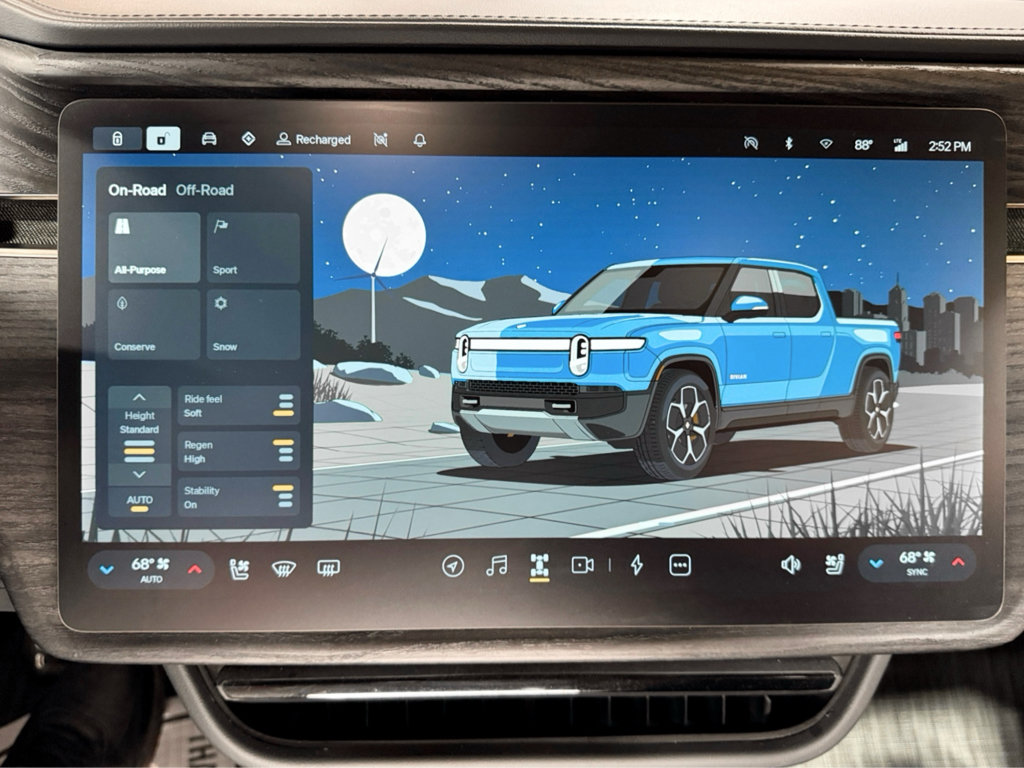 Used 2022 Rivian R1T Adventure AWD/4WD image 12