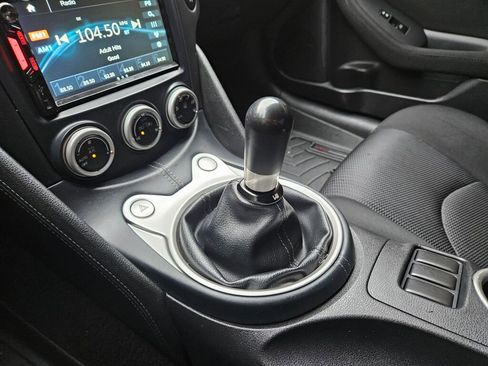 Used 2014 Nissan 370Z Coupe image 8