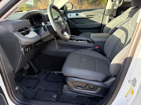 New 2026 Ford Explorer Active image 14