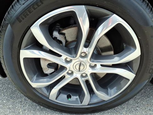 Used 2024 Chrysler Pacifica Pinnacle w/ Trailer Tow Group AWD/4WD image 11