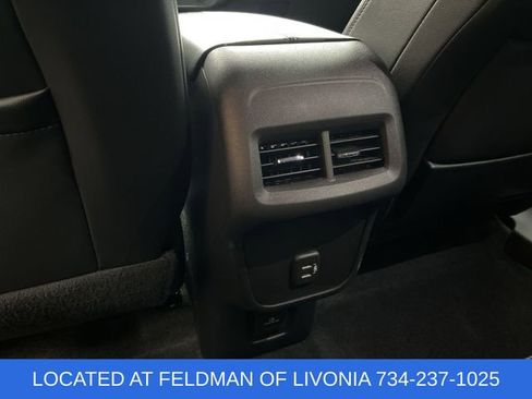 Used 2024 GMC Terrain SLT image 20