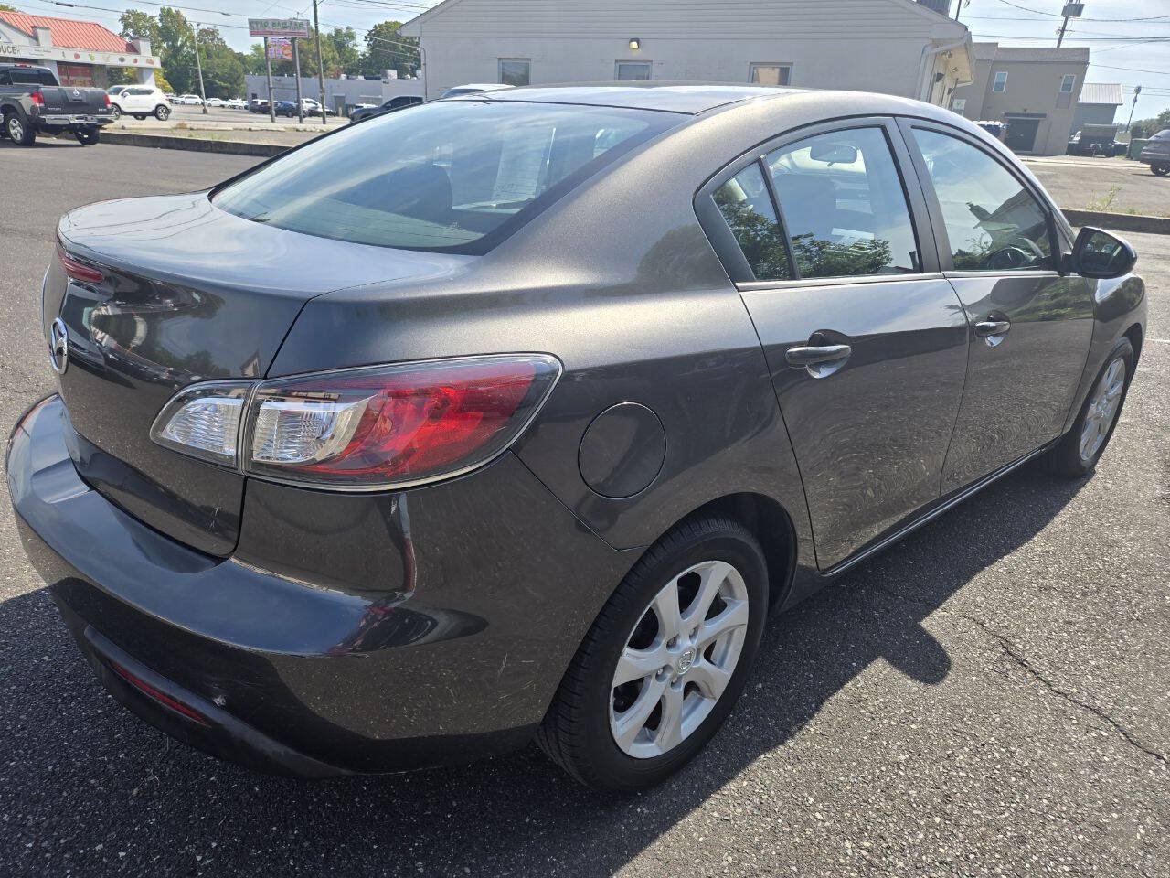 Used 2010 MAZDA MAZDA3 i Touring FWD image 6