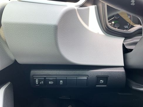 Used 2025 Toyota Corolla SE FWD image 20