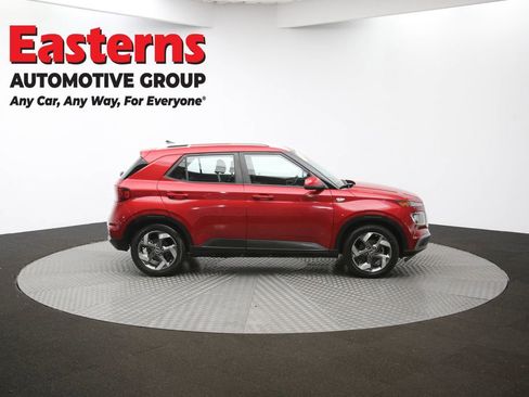 Used 2022 Hyundai Venue SEL image 44