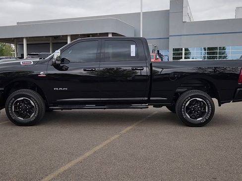 Used 2025 RAM 2500 Laramie AWD/4WD image 25