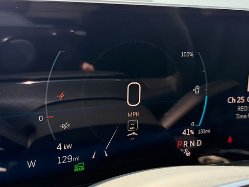 Used 2025 Cadillac Lyriq Luxury AWD/4WD image 44