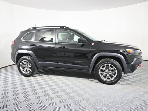 Used 2022 Jeep Cherokee Trailhawk image 8