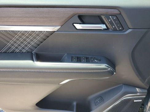 New 2026 GMC Acadia Denali w/ Super Cruise Package FWD image 17