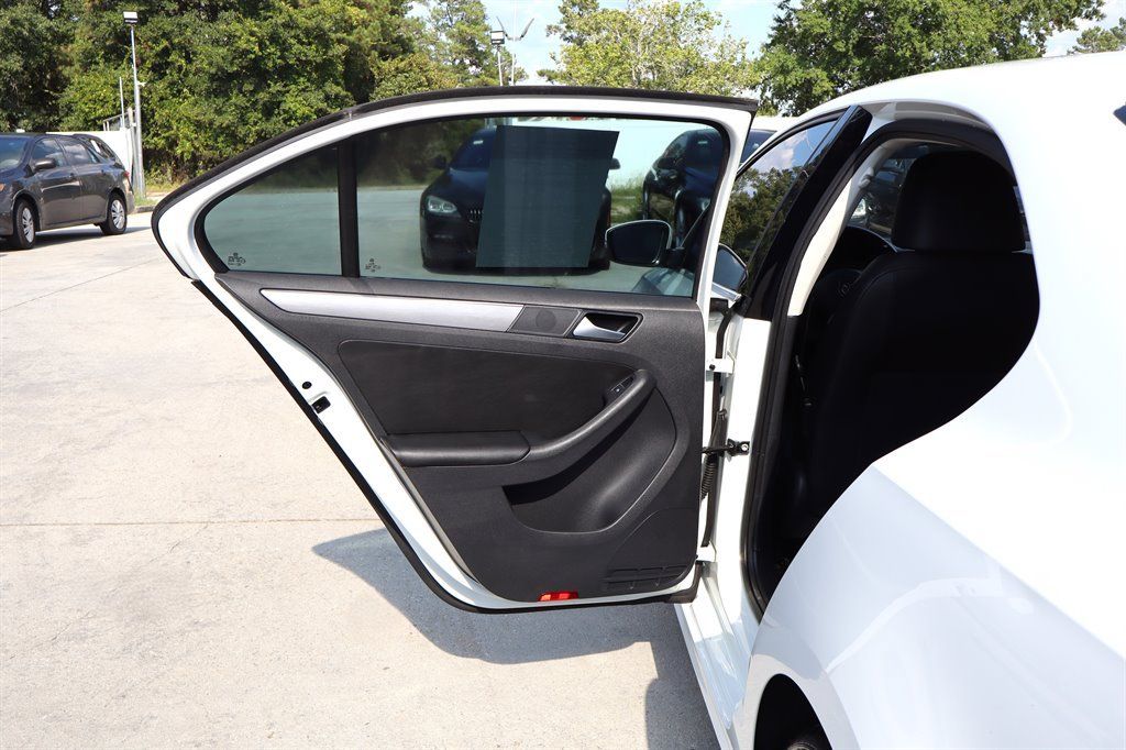Used 2014 Volkswagen Jetta TDI FWD image 34