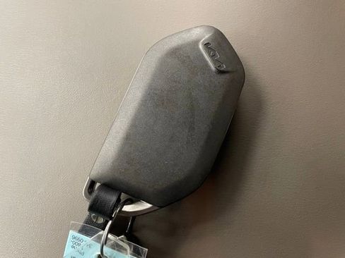 Used 2025 Kia Carnival image 22