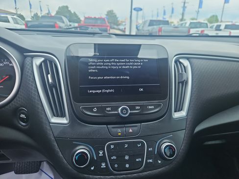 Used 2025 Chevrolet Malibu LT FWD image 11