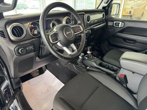 Used 2021 Jeep Wrangler Unlimited Sahara w/ Uconnect 4C Nav & Sound Group image 9