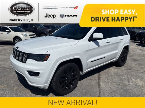Used 2022 Jeep Grand Cherokee Laredo X image 1