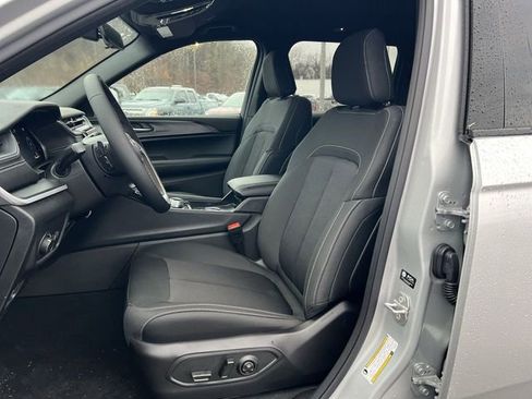 New 2026 Jeep Grand Cherokee Laredo AWD/4WD image 15