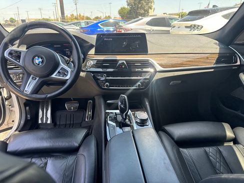 Used 2020 BMW M550i xDrive w/ Executive Package AWD/4WD image 18
