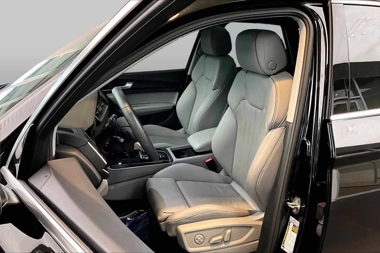 Certified 2025 Audi Q5 e Premium Plus w/ Premium Plus Package AWD/4WD image 8