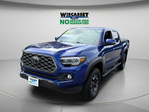 Used 2023 Toyota Tacoma TRD Off-Road w/ TRD Premium Off Road Package AWD/4WD image 17