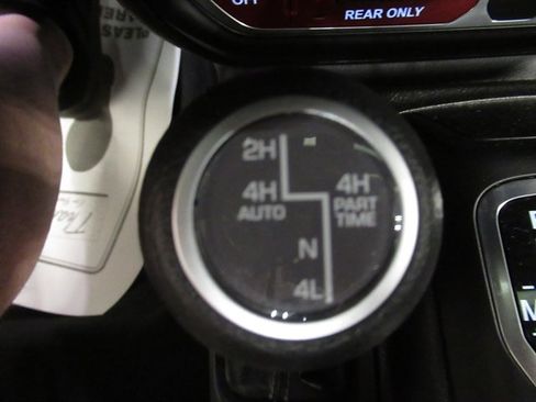 Used 2024 Jeep Wrangler Unlimited AWD/4WD image 33