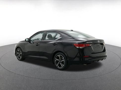 Used 2025 Nissan Sentra SV FWD image 5