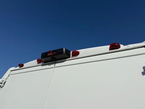 Used 2025 RAM ProMaster 2500 w/ Convenience Group image 18