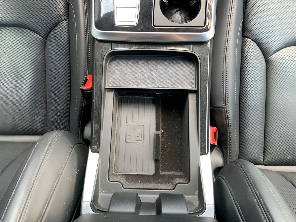 Used 2019 Audi Q8 Prestige w/ Luxury Package AWD/4WD image 40