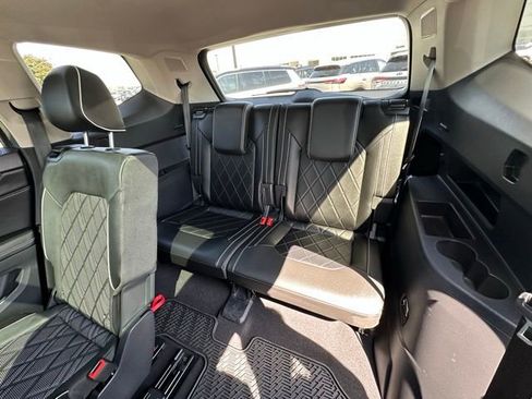 Certified 2024 Volkswagen Atlas SEL Premium R-Line image 28