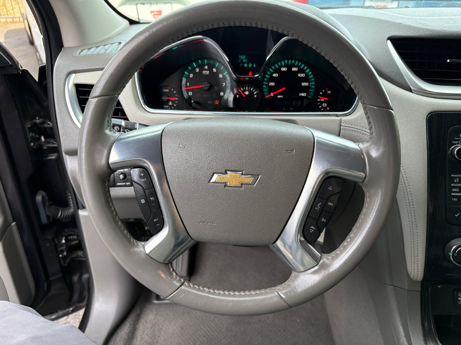 Used 2017 Chevrolet Traverse LT FWD image 35