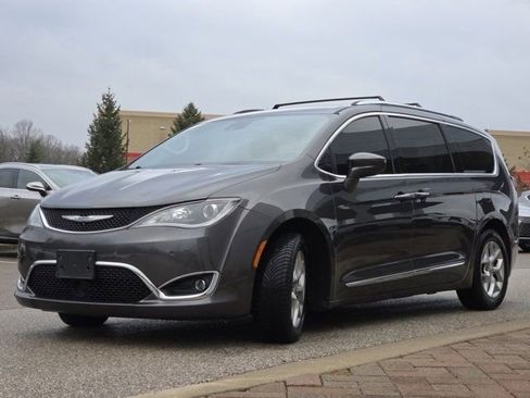 Used 2019 Chrysler Pacifica Touring-L Plus w/ Advanced Safetytec Group image 18