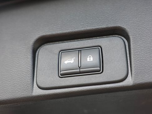 Used 2024 Nissan Rogue SV AWD/4WD image 24