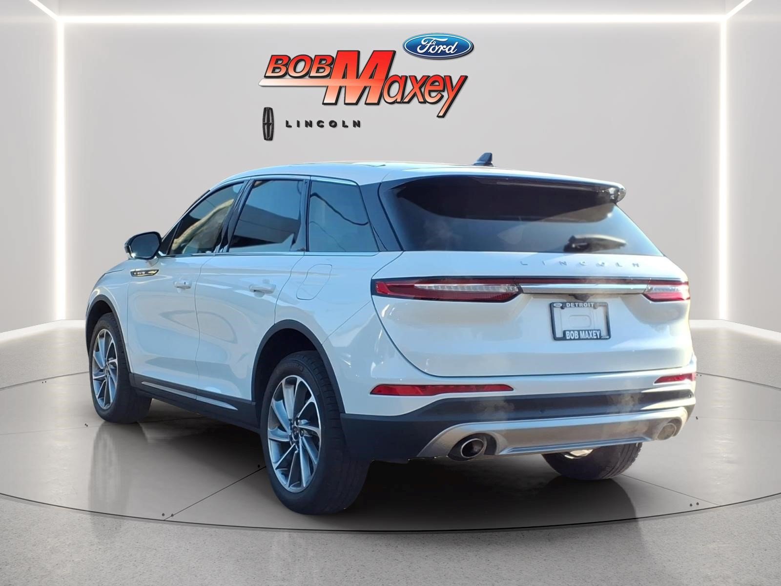 Used 2024 Lincoln Corsair AWD w/ Equipment Group 101A image 6