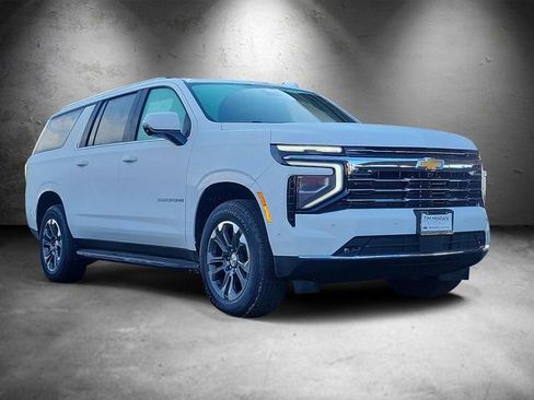 New 2026 Chevrolet Suburban LT w/ Comfort Package image 2