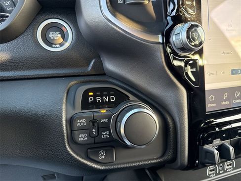 New 2026 RAM 1500 4x4 Crew Cab image 19