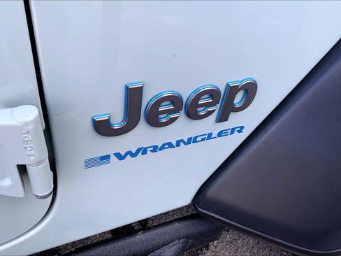 Used 2024 Jeep Wrangler Unlimited AWD/4WD image 8