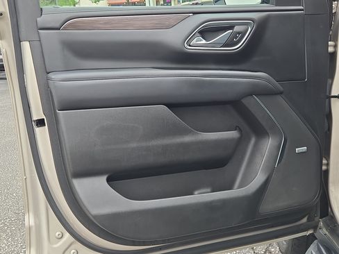 Used 2021 Chevrolet Tahoe LT w/ Rear Media and Nav Package RWD image 21